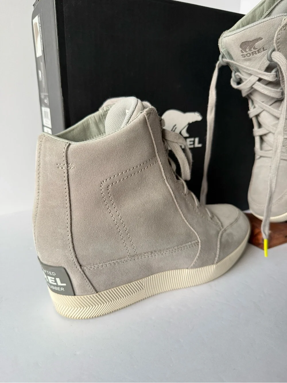SOREL WOMEN'S OUT 'N ABOUT WEDGE BOOTS - SIZE: WOMEN SIZE 9 DOVE QUARRY New